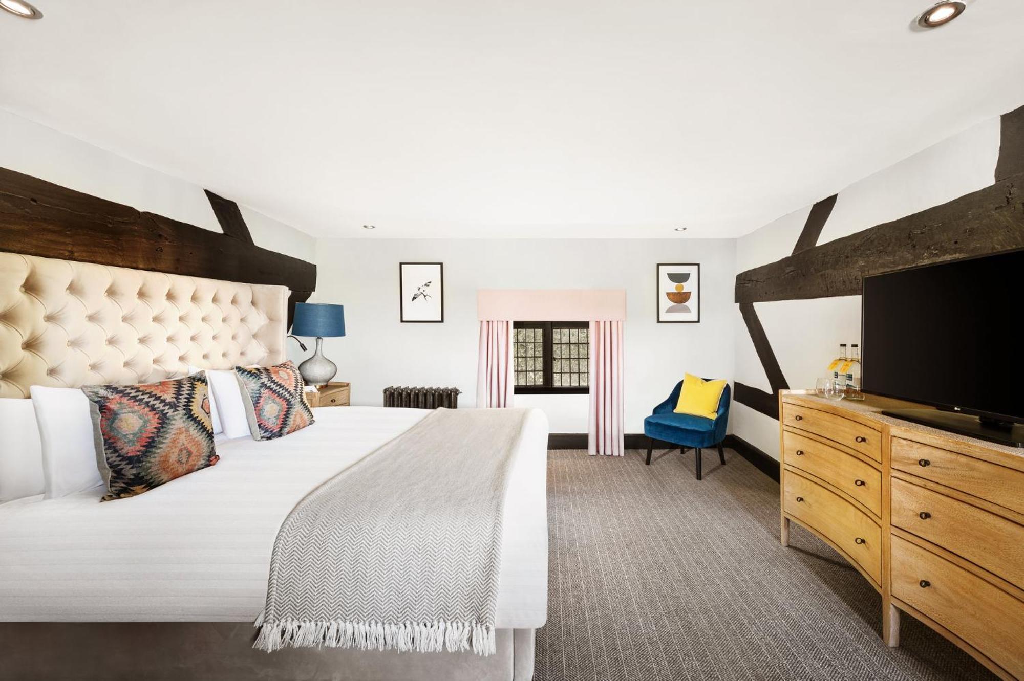 Voco Lythe Hill Hotel & Spa By Ihg Haslemere Exterior foto